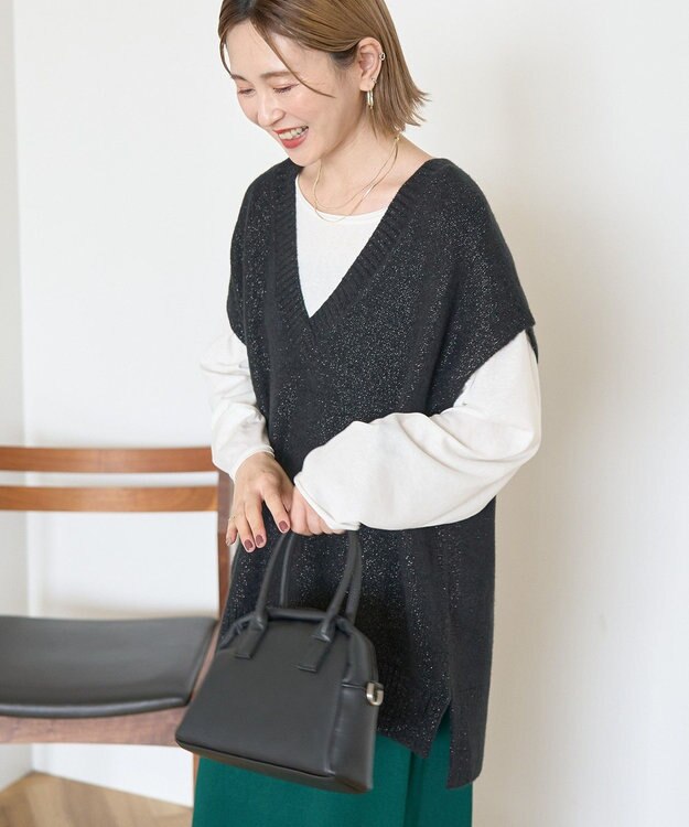 AMERICAN HOLIC ラメ入りＶネックニットベスト Black