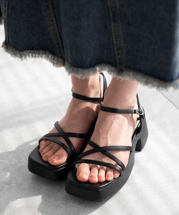 WEGO バルキーヒール細ストラップサンダル ブラック