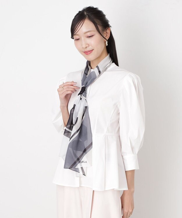 MOONBAT 【シルク100%】FURLA (フルラ) アーチロゴ 幾何学柄 シルクシフォンプリントスカーフ 150cm×35cm 手洗い可能 グレー