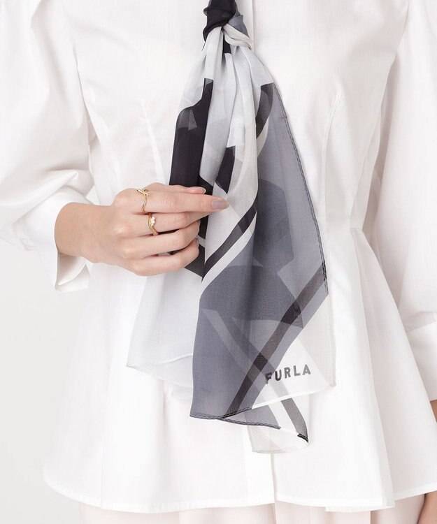 MOONBAT 【シルク100%】FURLA (フルラ) アーチロゴ 幾何学柄 シルクシフォンプリントスカーフ 150cm×35cm 手洗い可能 グレー