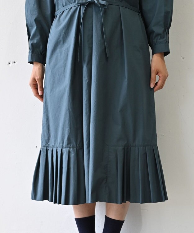 muuc 〈オーガニックコットン〉〈コットンブロード生地〉〈カラーにより異なる生地〉〈通年着られる〉コットン裾プリ ーツ 前開き ワンピース ブルーグリーン