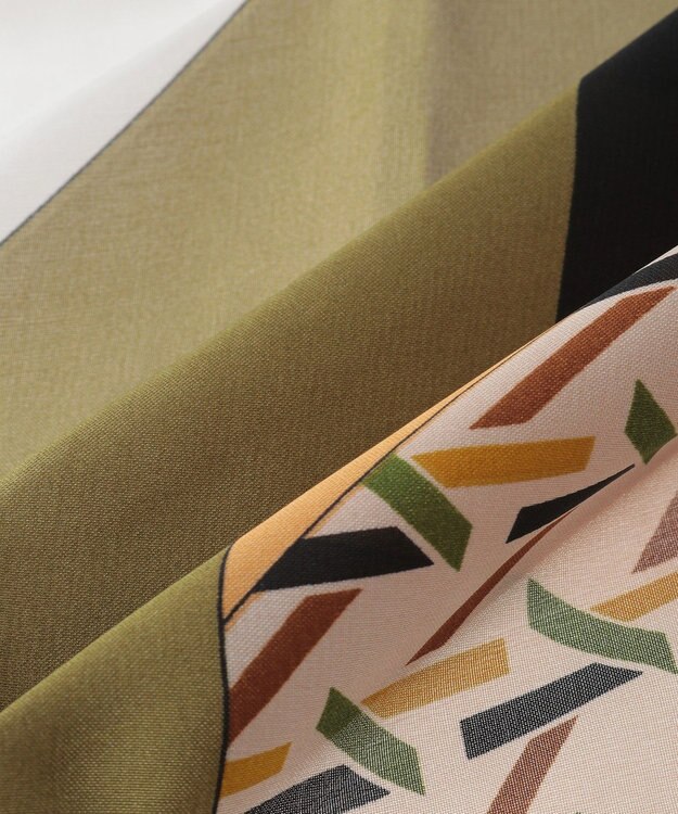 Green Parks ・ジオメトリーパターンスカーフ　７０×７０ Green