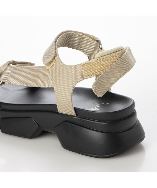 ing <ing>ボリュームソールスポーツサンダル ベージュ