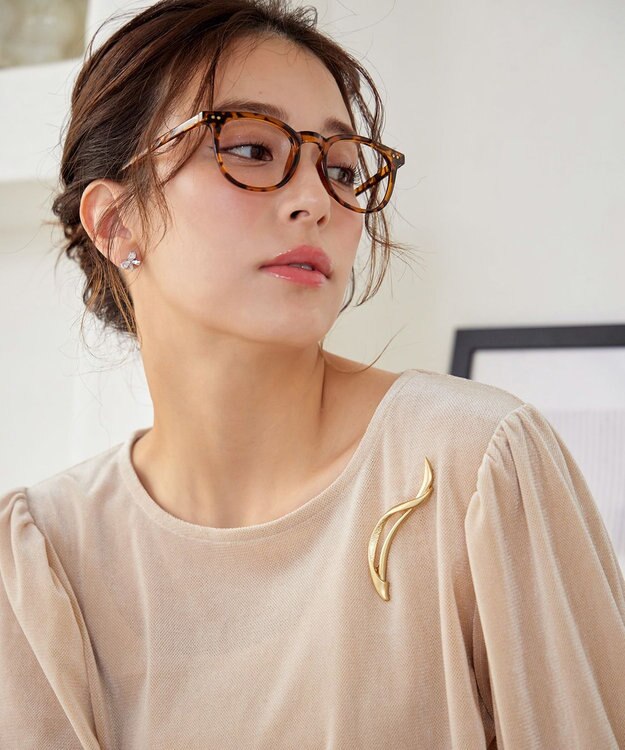 Tiaclasse マットメタルモチーフブローチ ゴールドB