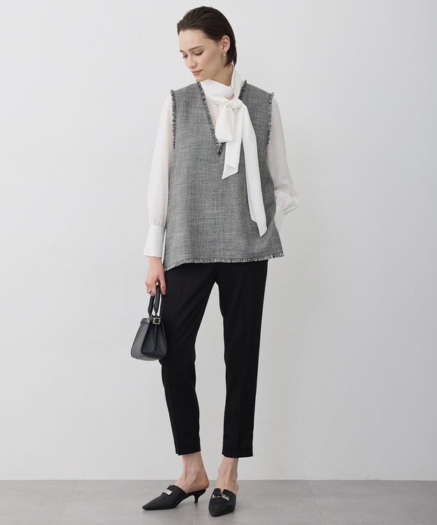 ICB L 【先行予約】ライトスラブツイード Vネックジレ ブラック×オフホワイトミックス