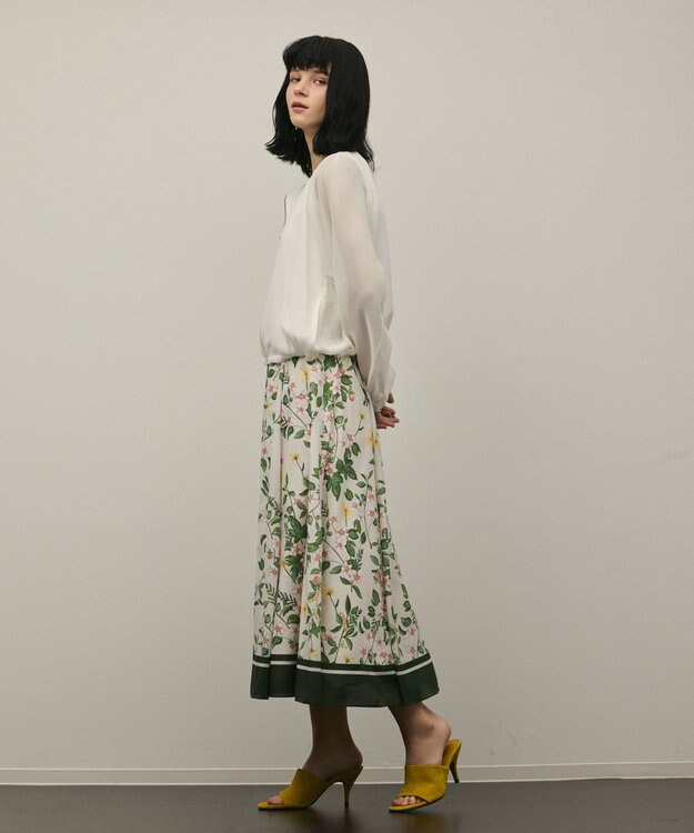 GRACE CONTINENTAL プリントタックフレアスカート キナリ