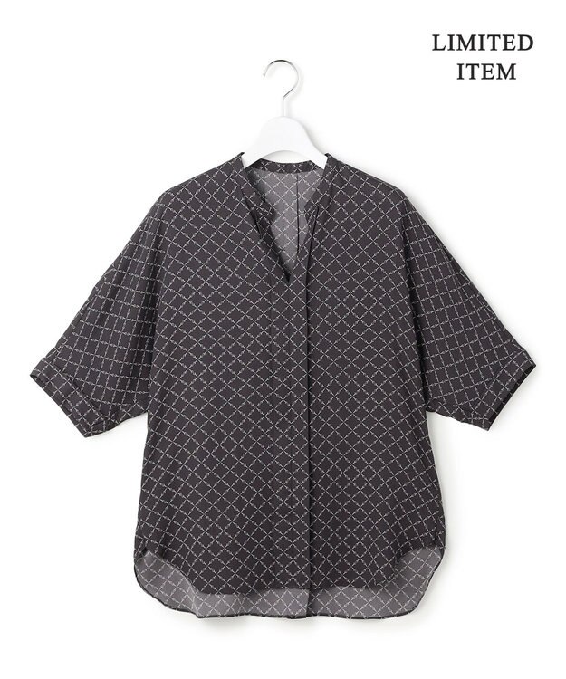 ICB L 【新色追加・WEB限定】BackSatinAmunzen 5分袖キーネックブラウス チャコール柄