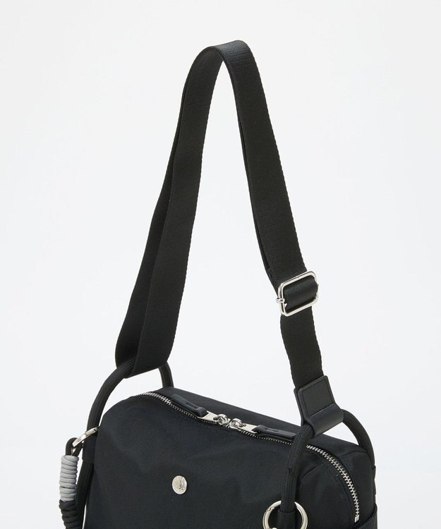 TOPKAPI 【Breath TOPKAPI】コードチャーム付き ショルダーバッグ ブラック