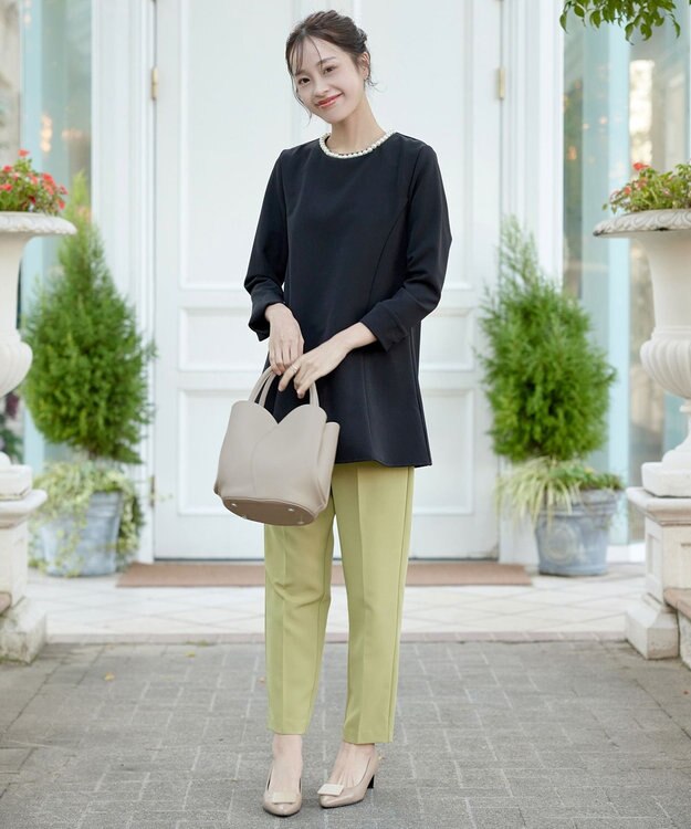 Tiaclasse 【安田美沙子さん着用・ポーチ・ショルダー紐付き】フラワーカットフェイクレザーバッグ ベージュ