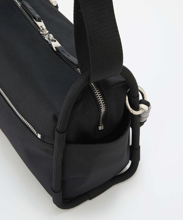 TOPKAPI 【Breath TOPKAPI】コードチャーム付き ショルダーバッグ ブラック