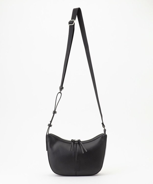 Y'SACCS ハーフムーンボディショルダーバッグ ブラック