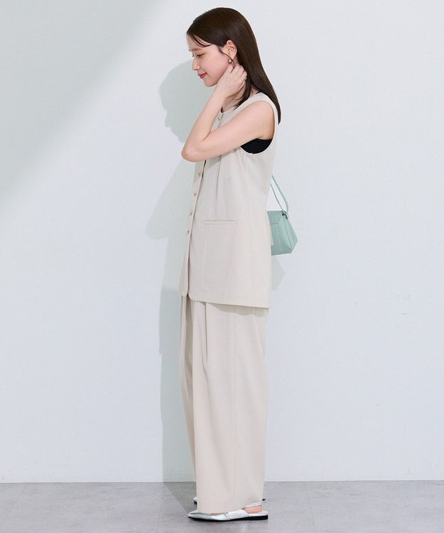 Green Parks クルーネック多釦ジレ Natural