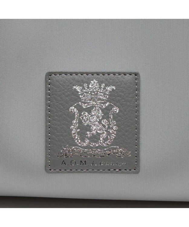 A.D.M.J. ドラマ「続・続・最後から二番目の恋」(フジテレビ)着用　マジックライト/センターリボンベルボトムトートL グリス