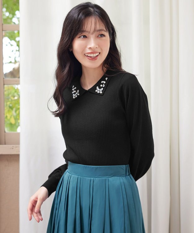 Tiaclasse 襟ビジュー付きニットプルオーバー ブラック