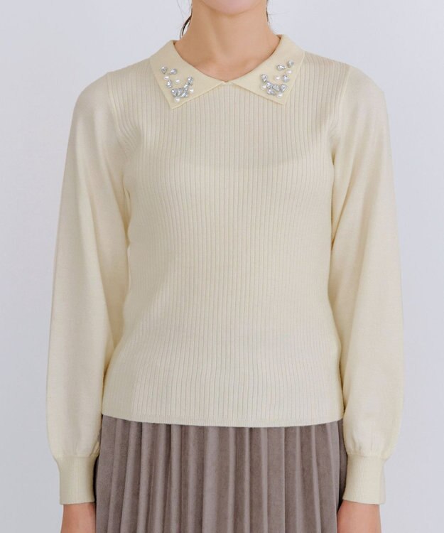 Tiaclasse 襟ビジュー付きニットプルオーバー オフホワイト