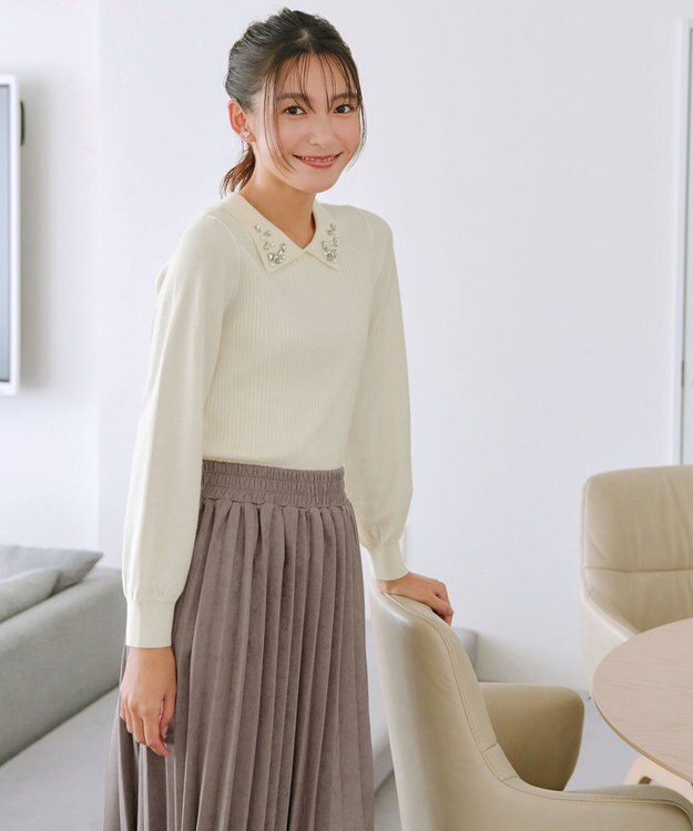 Tiaclasse 襟ビジュー付きニットプルオーバー オフホワイト