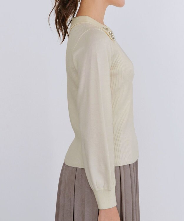 Tiaclasse 襟ビジュー付きニットプルオーバー オフホワイト
