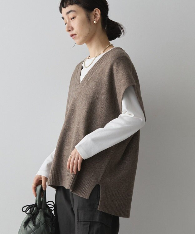 AMERICAN HOLIC ラメ入りＶネックニットベスト Mocha