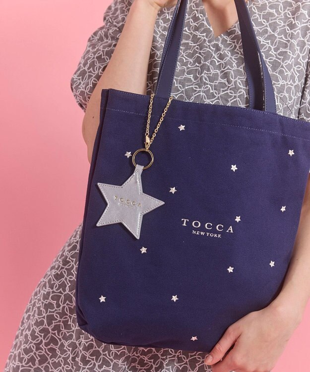 TOCCA 【chayさん着用】【WEB＆一部店舗限定・A4サイズ対応】LUCKY TWINKLE CANVASTOTE キャンバストートバッグ ネイビー系