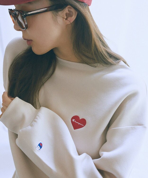 earth music&ecology Ｃｈａｍｐｉｏｎ×ｅｍａｅポンチハートスウェット Ecru