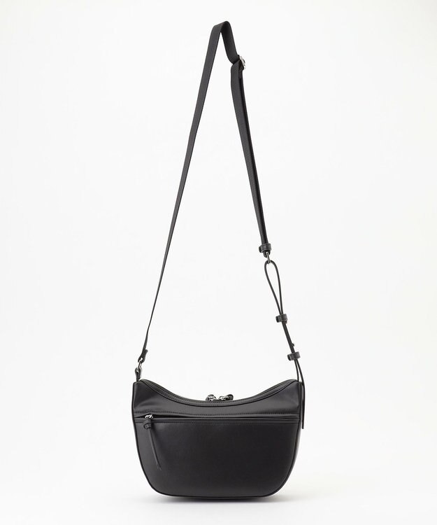 Y'SACCS ハーフムーンボディショルダーバッグ ブラック