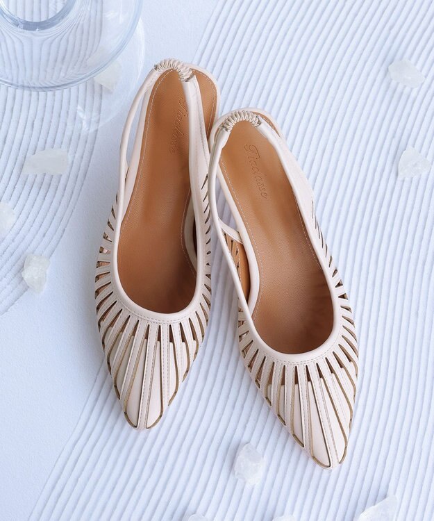 Tiaclasse 【小倉優子さん着用・フラット&ヒール2TYPE】ケージデザインシアーパンプス ヒール：アイボリー