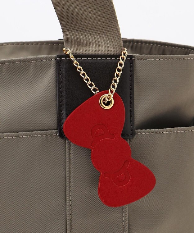 LA BAGAGERIE 【LA BAGAGERIE×HELLO KITTY】リボンチャーム付き　デイリートート　Mサイズ グレージュ