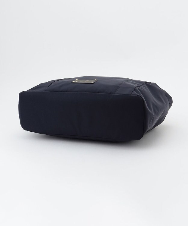 LA BAGAGERIE 【LA BAGAGERIE×HELLO KITTY】リボンチャーム付き　デイリートート　Mサイズ ネイビー