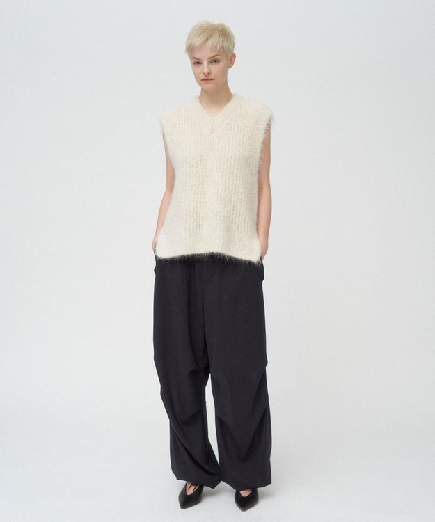 ATON ALPACA FUR | Vネックベスト WHITE