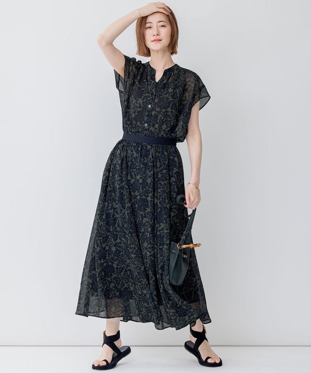 23区 【洗える】ボタニカルプリント スキッパー ブラウス カーキ×ネイビープリント