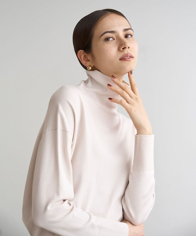 UNFILO マイビューティーニット タートルネック アイボリー