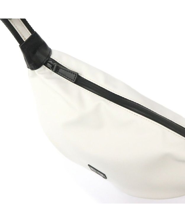 Regalo Felice 【ドラマ使用商品 / 防水 / 軽量】ショルダー小 / REGALO IV(アイボリー)