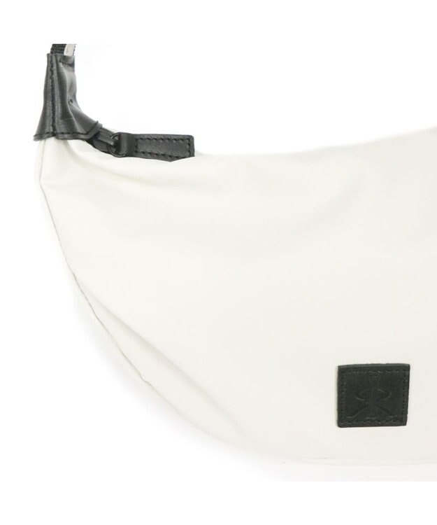 Regalo Felice 【ドラマ使用商品 / 防水 / 軽量】ショルダー小 / REGALO IV(アイボリー)