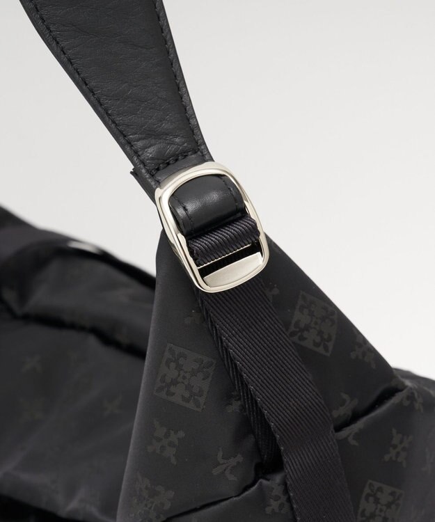 russet ナイロンジャガードメタルバックルショルダーバッグ L(CE-1656) Trv-Black