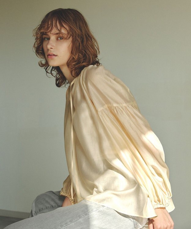 UNFILO シアーギャザーブラウス ライトイエロー