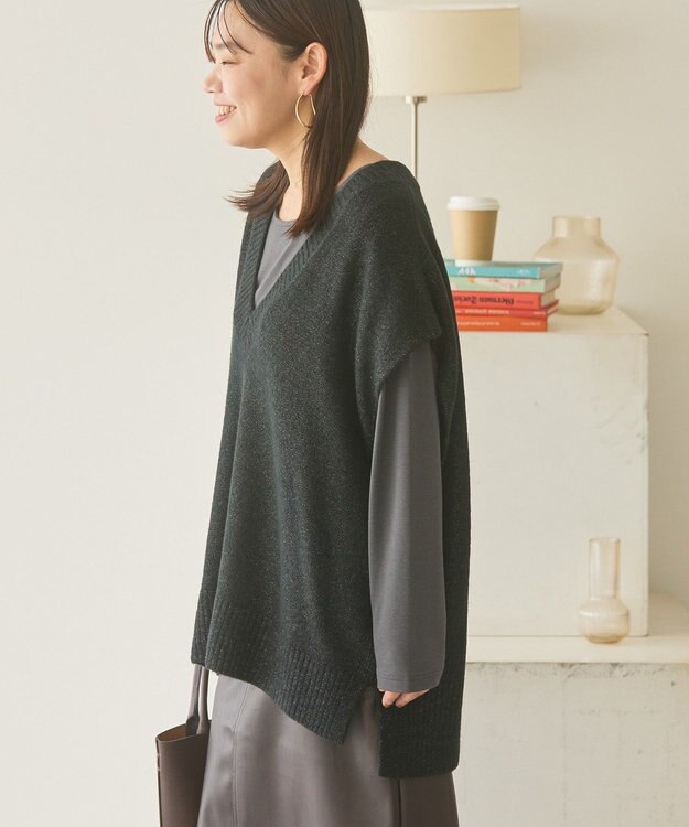 AMERICAN HOLIC ラメ入りＶネックニットベスト Black