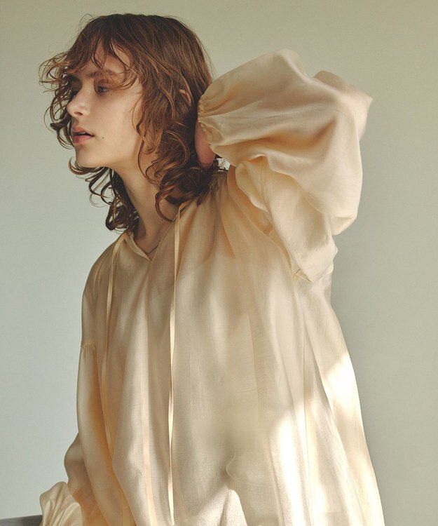 UNFILO シアーギャザーブラウス ライトイエロー