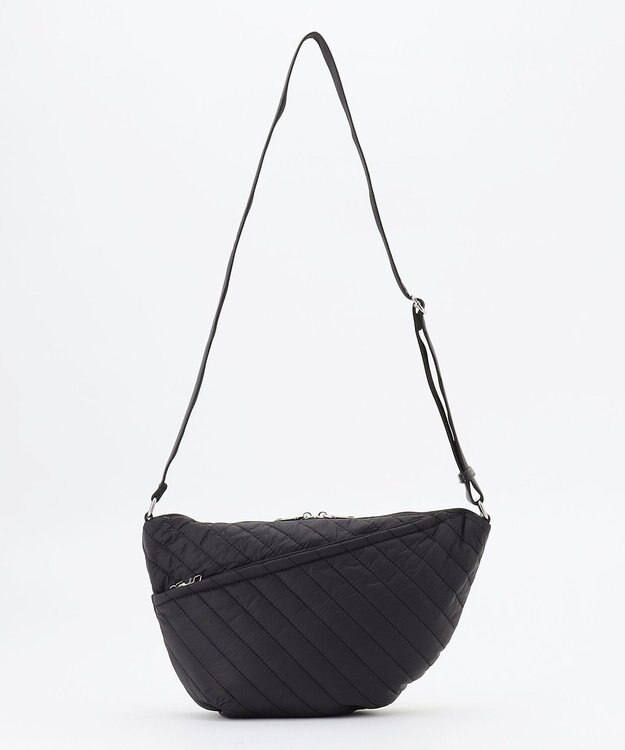 Y'SACCS ナイロンキルティングボディバッグ ブラック