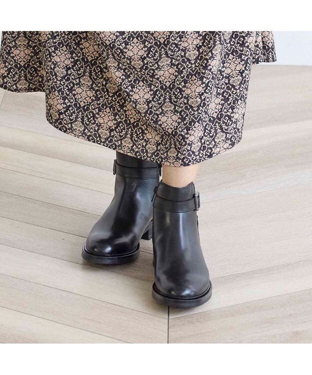 ing <ing>【WEB限定】クロスベルトデザインショートブーツ ブラック