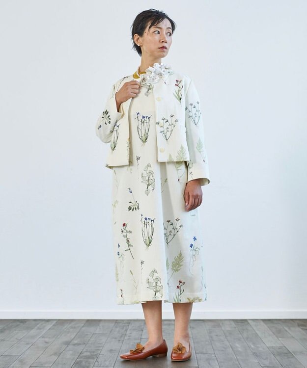 muuc ボタニカル刺繍のジャケット ホワイト