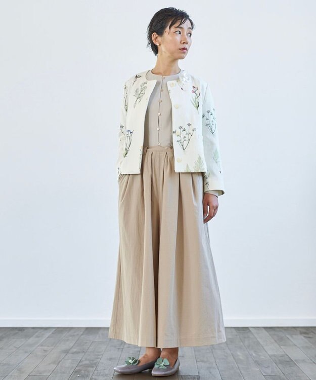 muuc ボタニカル刺繍のジャケット ホワイト