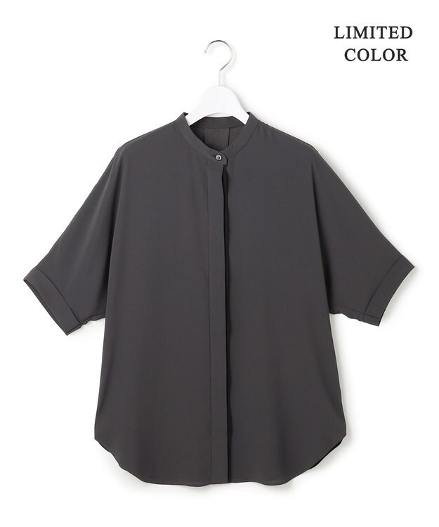 ICB L 【新色追加・WEB限定カラーあり】BackSatinAmunzen 5分袖バンドカラーブラウス チャコール［WEB限定］