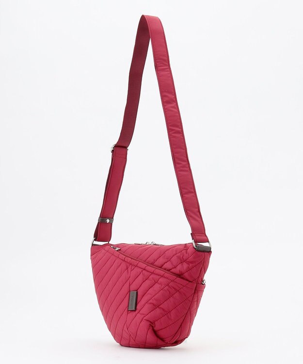 Y'SACCS ナイロンキルティングボディバッグ ワイン