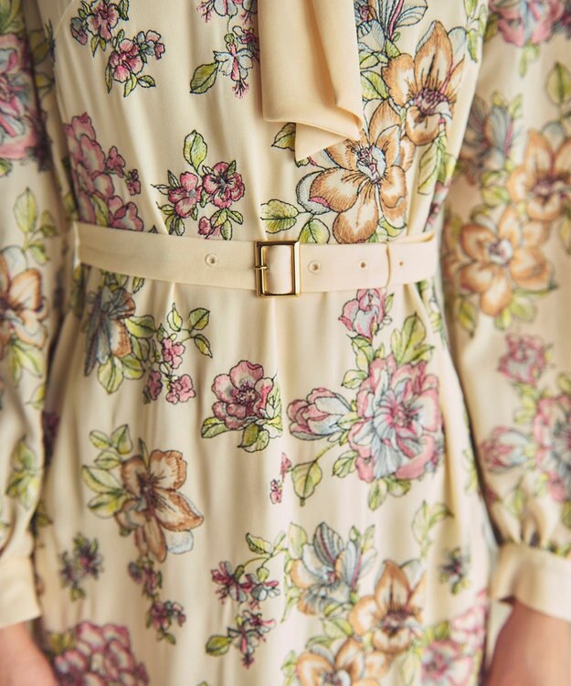 GRACE CONTINENTAL フラワー刺繍ボウタイワンピース キナリ