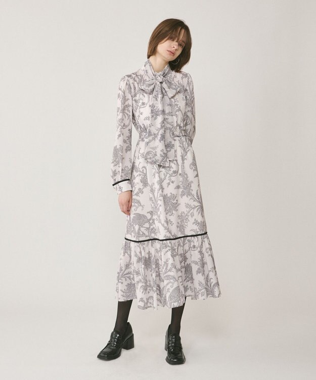 GRACE CONTINENTAL サラサプリントリボン付ワンピース ブラック