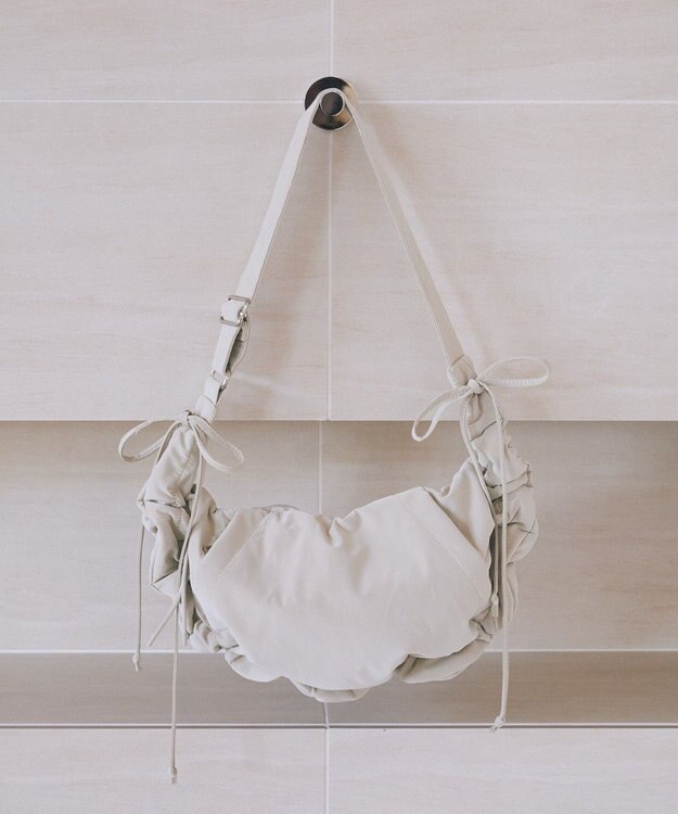 earth music&ecology ドロストリボンショルダーバッグ Beige