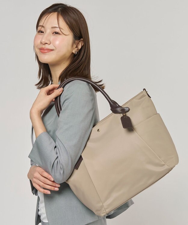 J.PRESS LADIES 【A4サイズ収納可】 ナイロン トート バッグ ベージュ系1