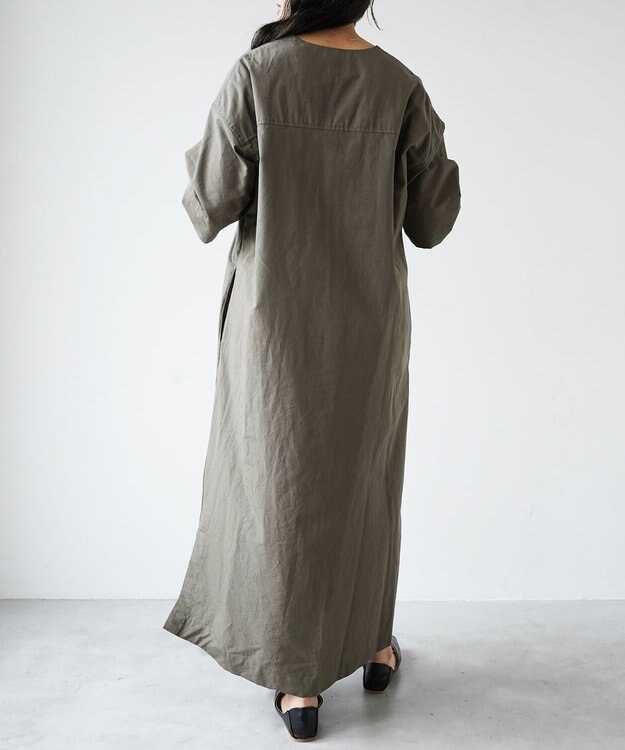 WHITE MAILS 【阿久津ゆりえコラボ】フロントタック Vネック ワンピース カーキ