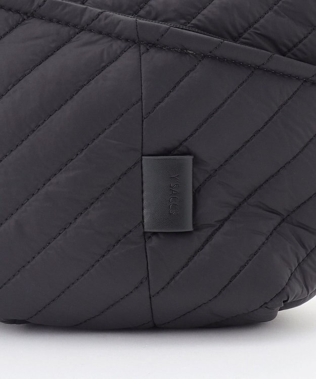 Y'SACCS ナイロンキルティングボディバッグ ブラック