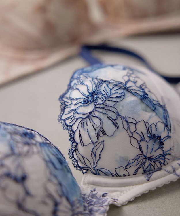 WACOAL ブラジャー 着やせシルエット 脇から背中のラインすっきり Gカップまで対応 大きいサイズ レディース BXC405 /ワコール アイボリー